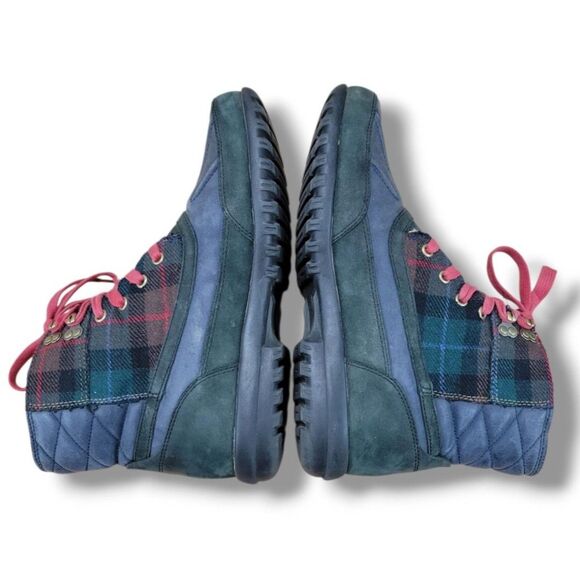 Cole Haan Shoes Size 8.5 Cole Haan Air Rhone Quilted Navy Plaid Waterproof Boots - Picture 7 of 12